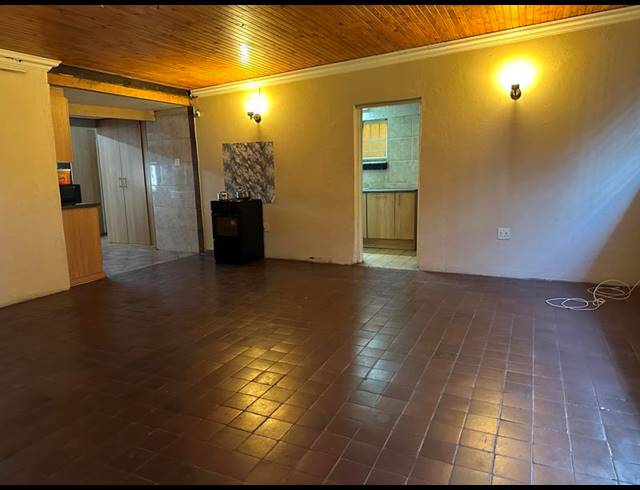 5 BEDROOM HOUSE FOR SALE IN SELCOURT